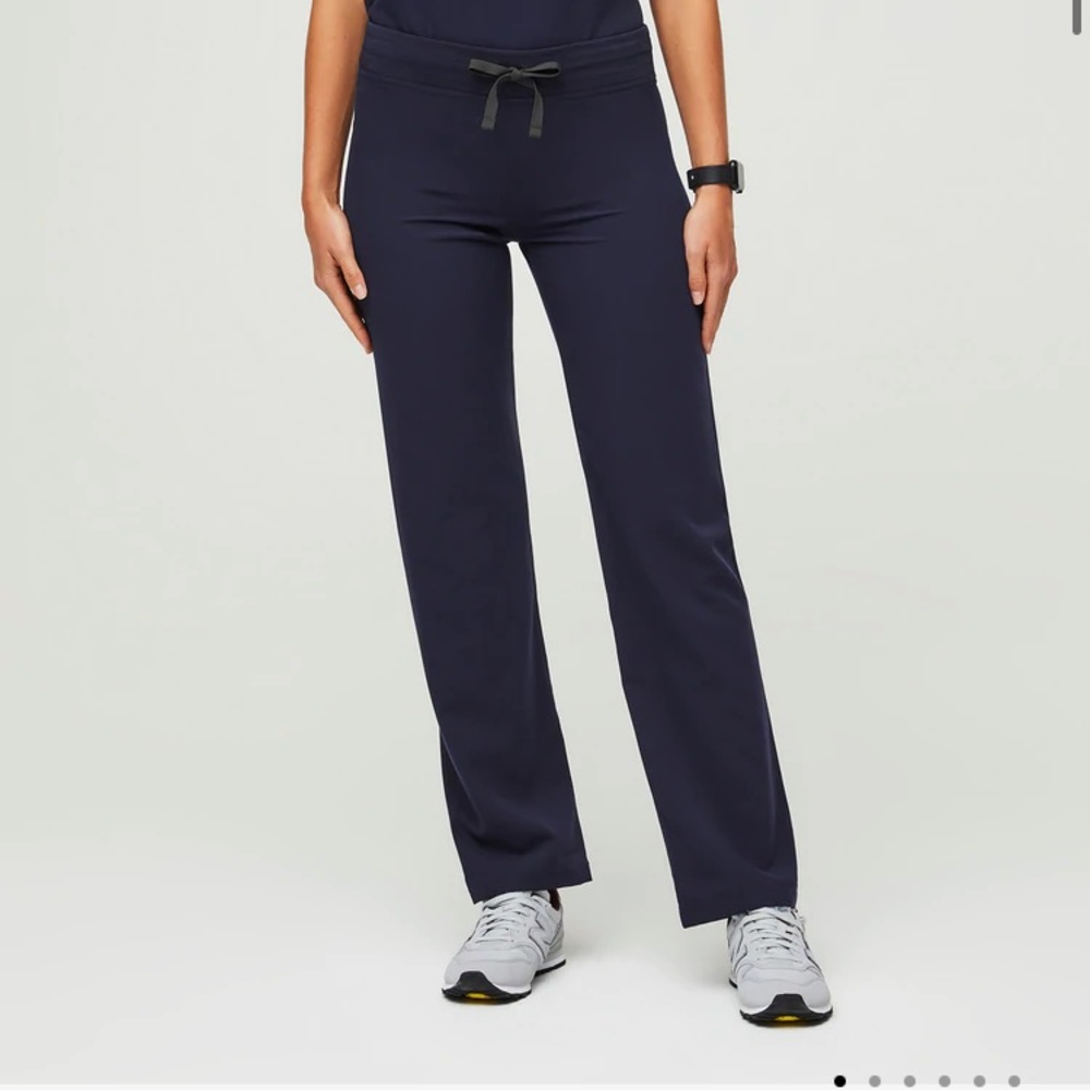Navy Figs Livingston scrub pants, size small petite